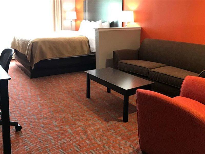 Quality Inn & Suites Fresno Northwest Buitenkant foto