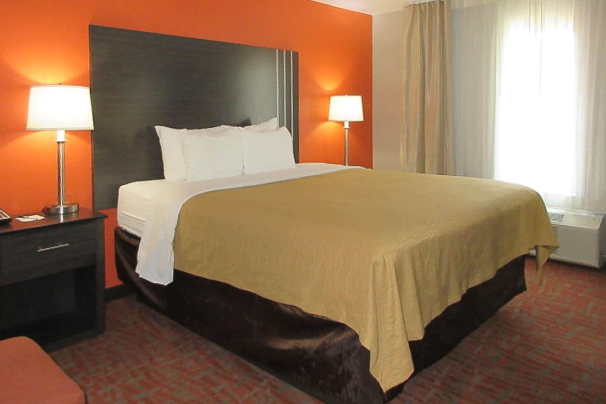 Quality Inn & Suites Fresno Northwest Buitenkant foto