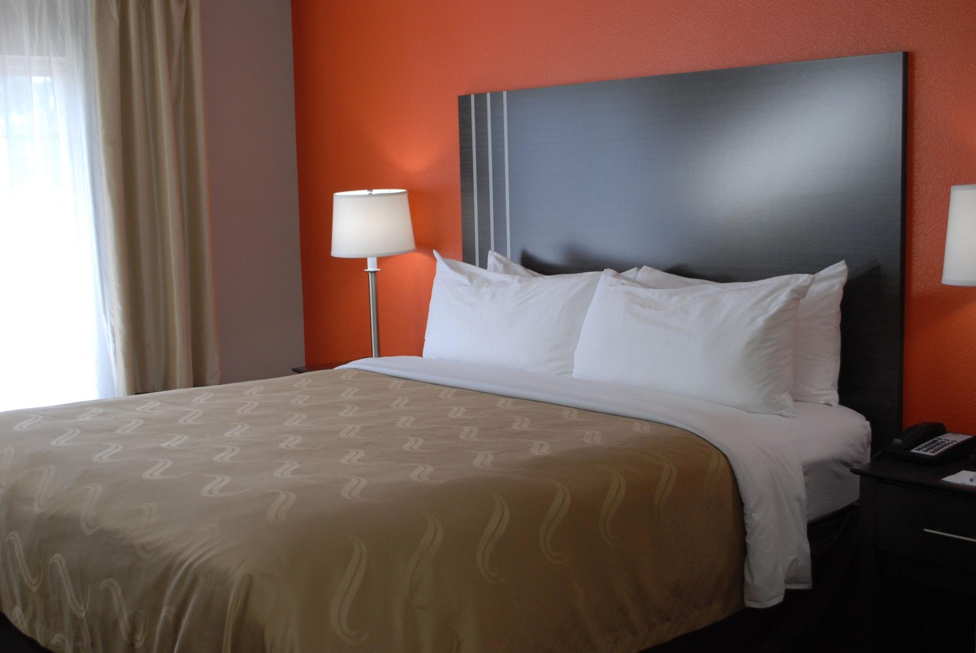 Quality Inn & Suites Fresno Northwest Buitenkant foto