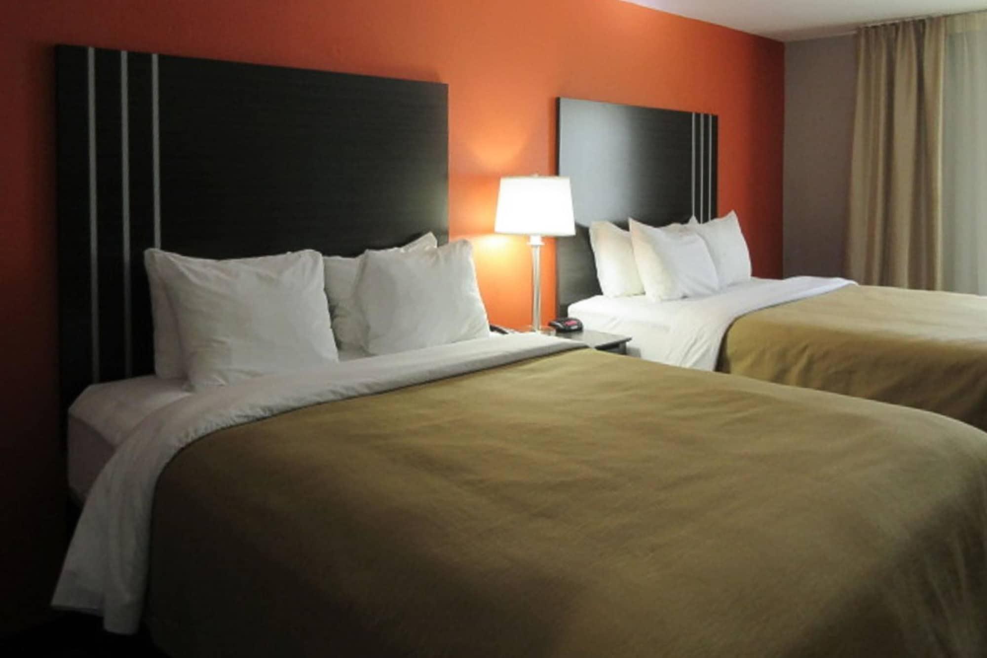 Quality Inn & Suites Fresno Northwest Buitenkant foto