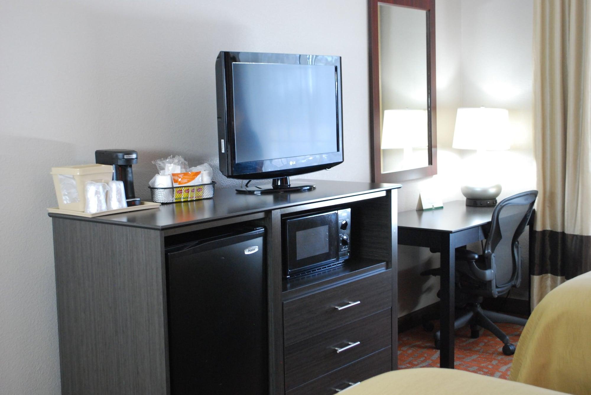 Quality Inn & Suites Fresno Northwest Buitenkant foto