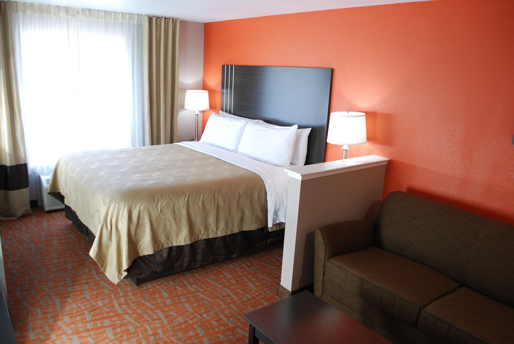 Quality Inn & Suites Fresno Northwest Buitenkant foto