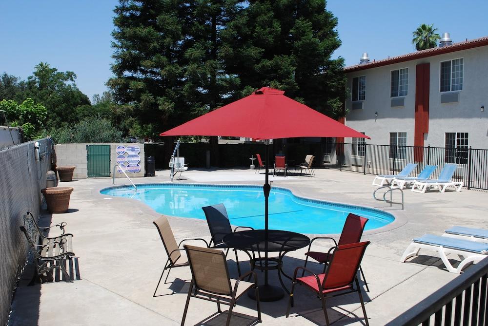 Quality Inn & Suites Fresno Northwest Buitenkant foto