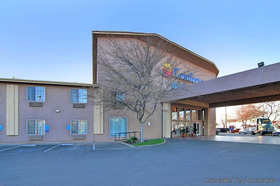 Quality Inn & Suites Fresno Northwest Buitenkant foto