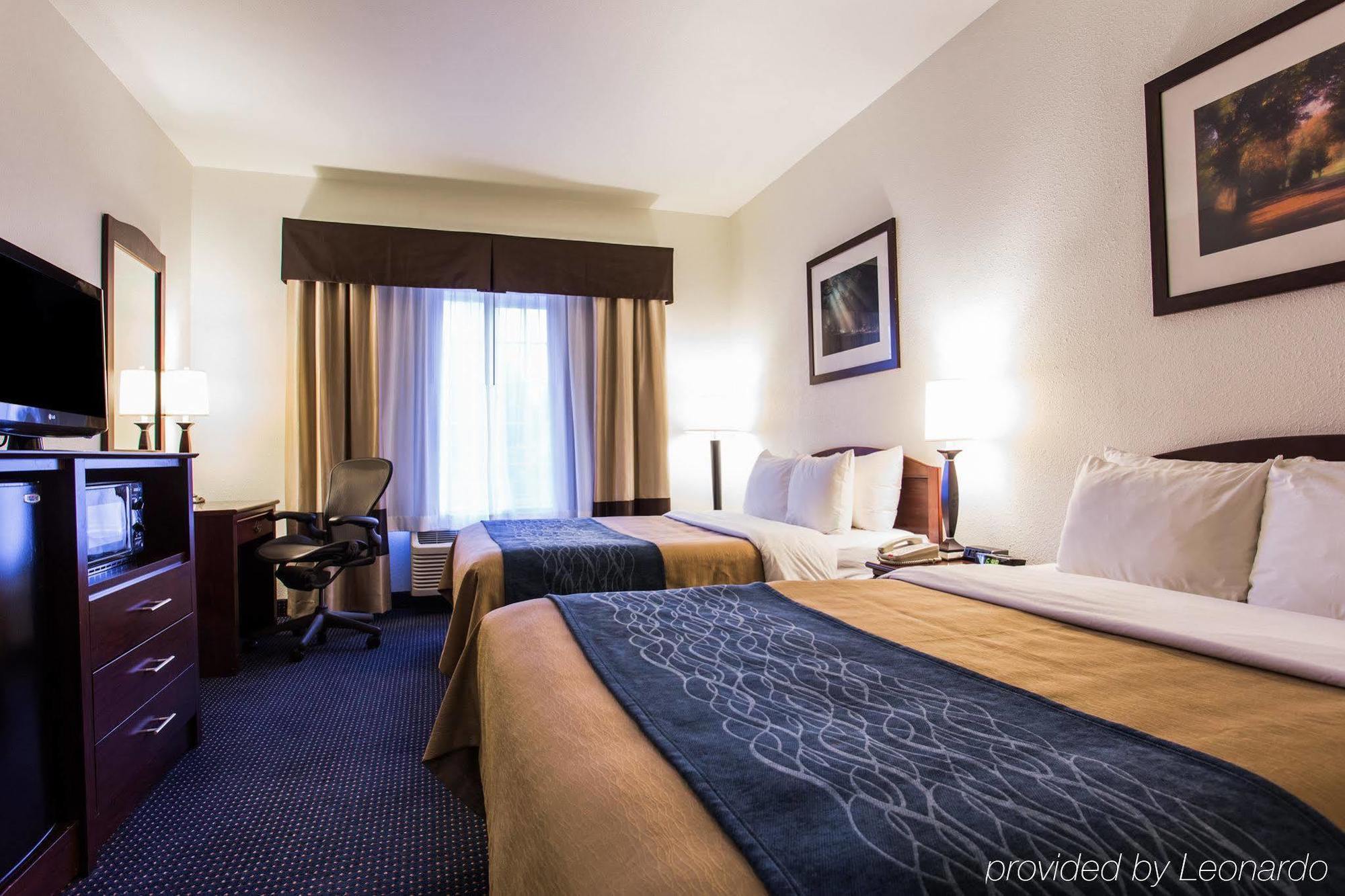 Quality Inn & Suites Fresno Northwest Buitenkant foto