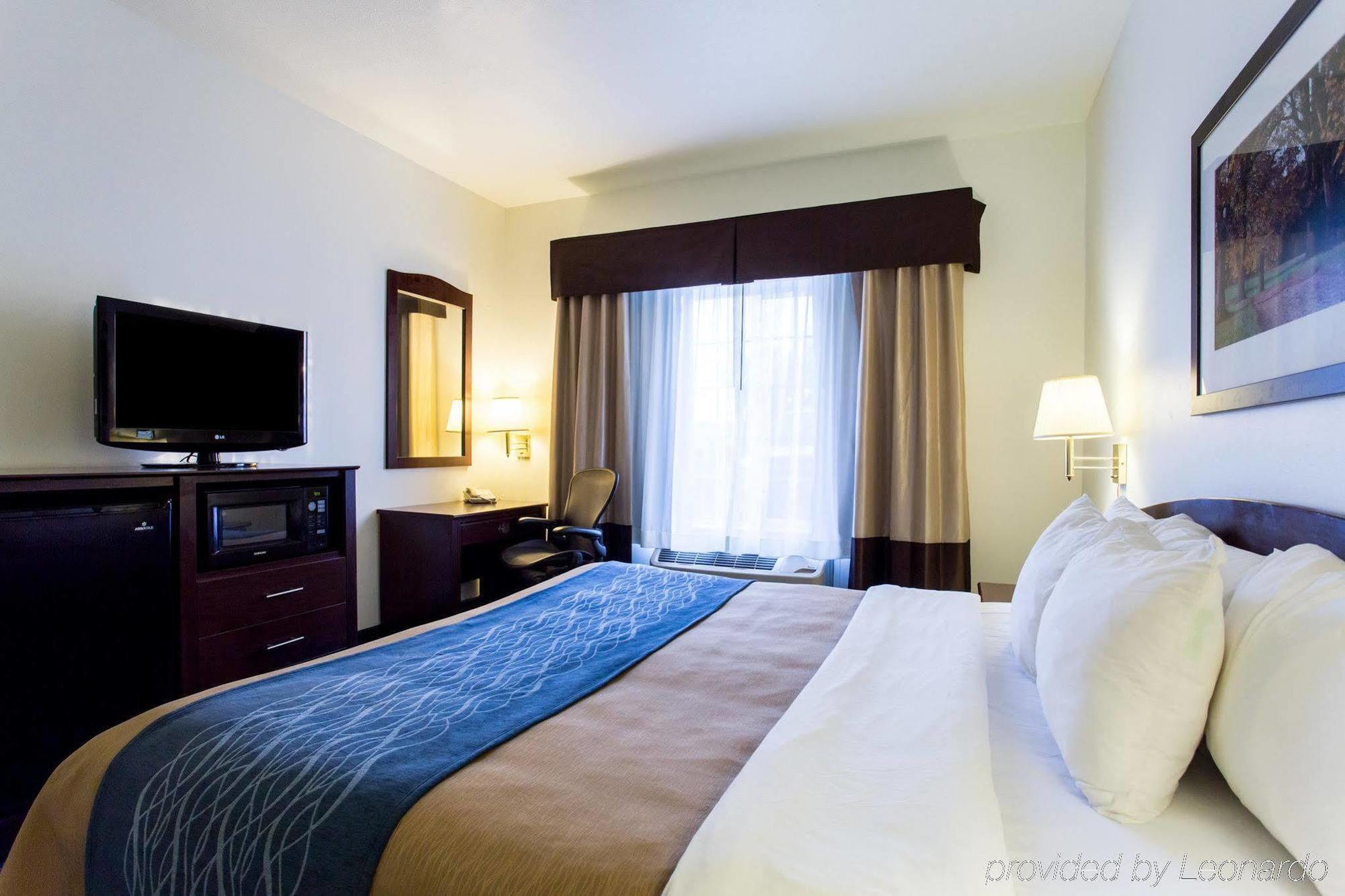 Quality Inn & Suites Fresno Northwest Buitenkant foto