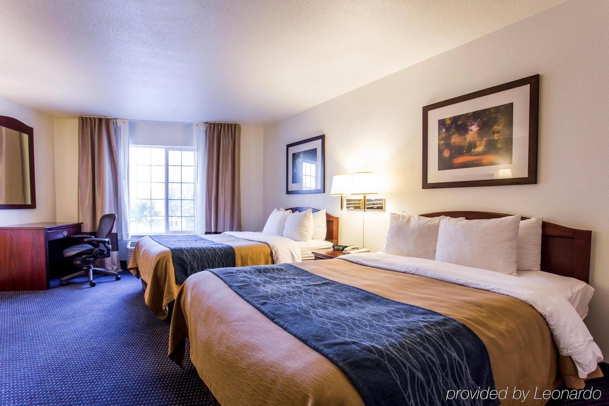 Quality Inn & Suites Fresno Northwest Buitenkant foto
