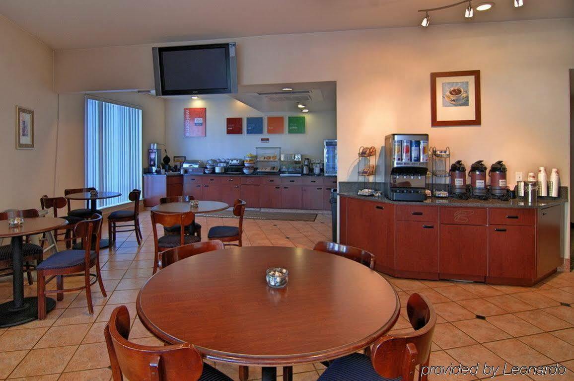 Quality Inn & Suites Fresno Northwest Buitenkant foto