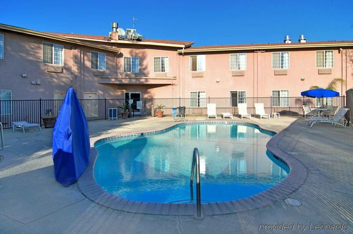 Quality Inn & Suites Fresno Northwest Buitenkant foto